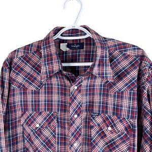 Wrangler Men’s Red & Blue Plaid Button-Down Shirt